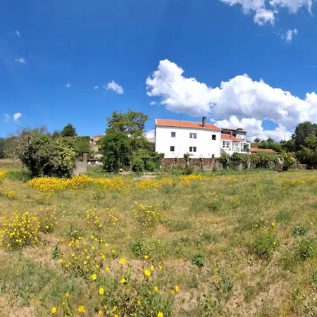 Farmház Tranquil 19th-century In Lous, Portugal *